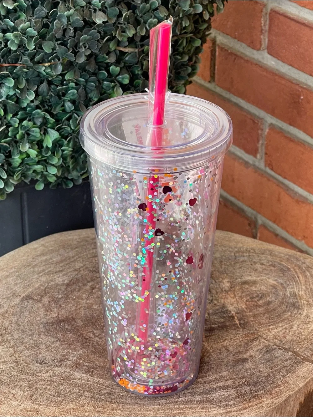 New DUNKIN VALENTINE'S DAY Moving Sprinkles Acrylic Tumbler (24oz.)